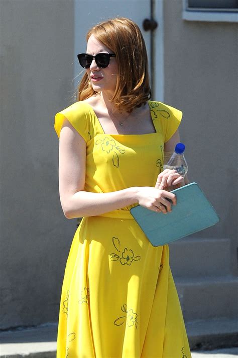 emma stone yellow gown